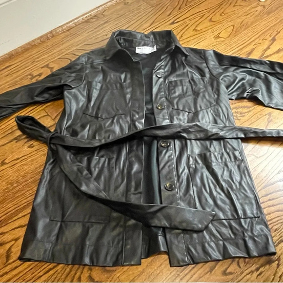 Asos belted faux leather shacket - Picture 5 of 6